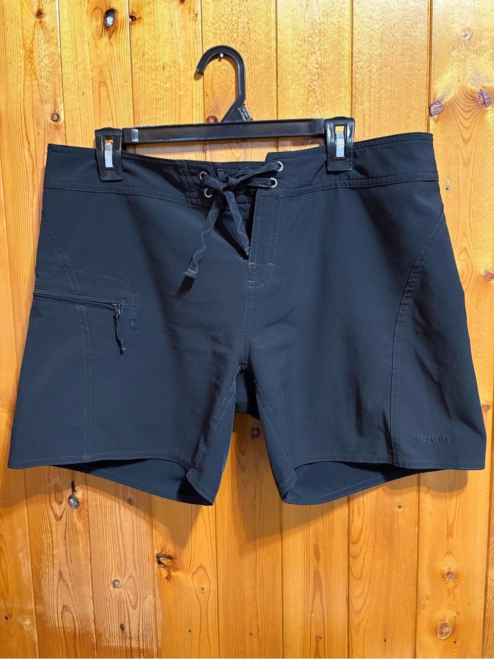Patagonia Woman’s Black Lace-Up Boardshorts size 12
